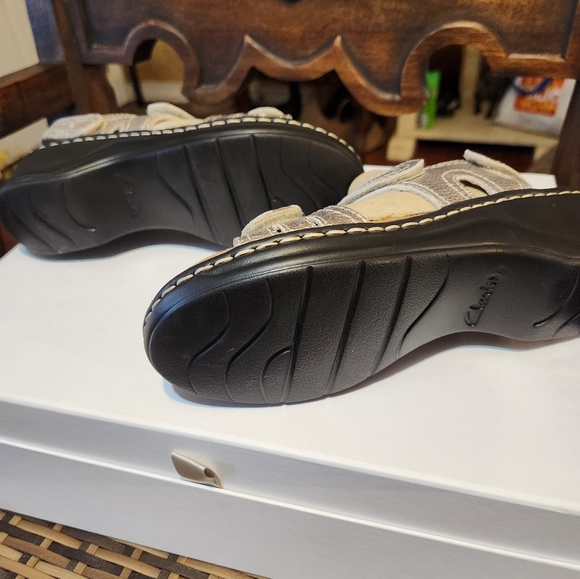 CLARKS Collection Sandals - Picture 3 of 5